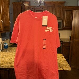 Brand New Nike SB Men's Coral T-Shirt - Size Large